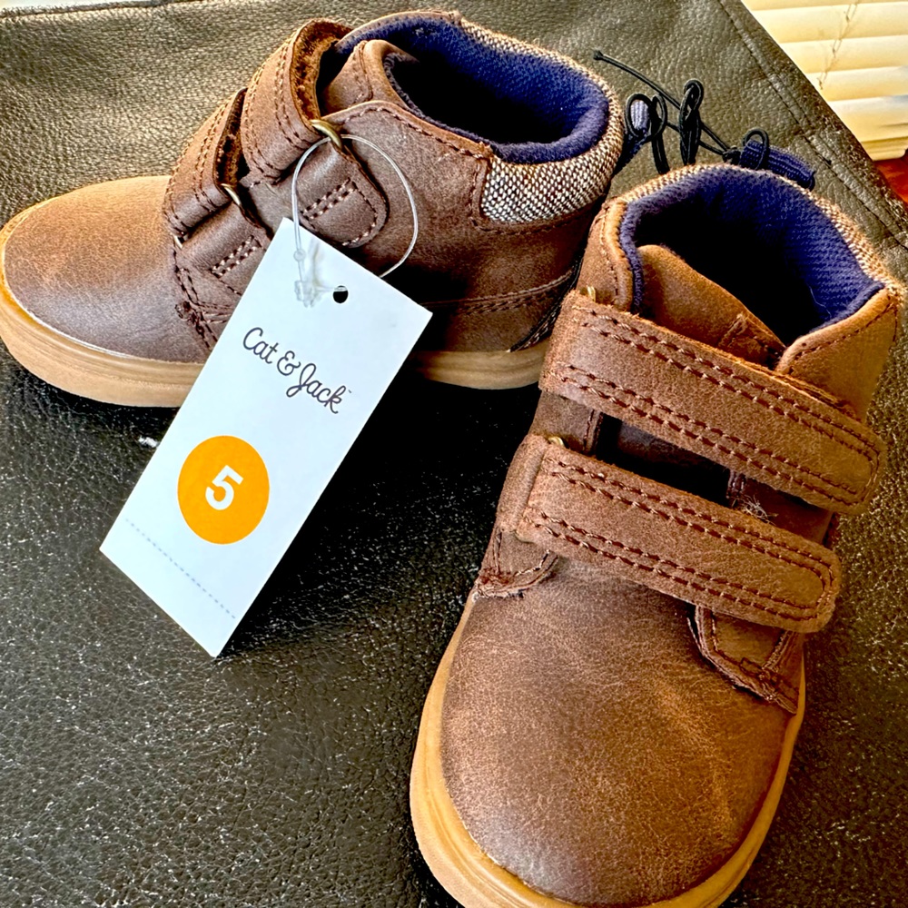 NWT Brown Velcro Boots - Toddler